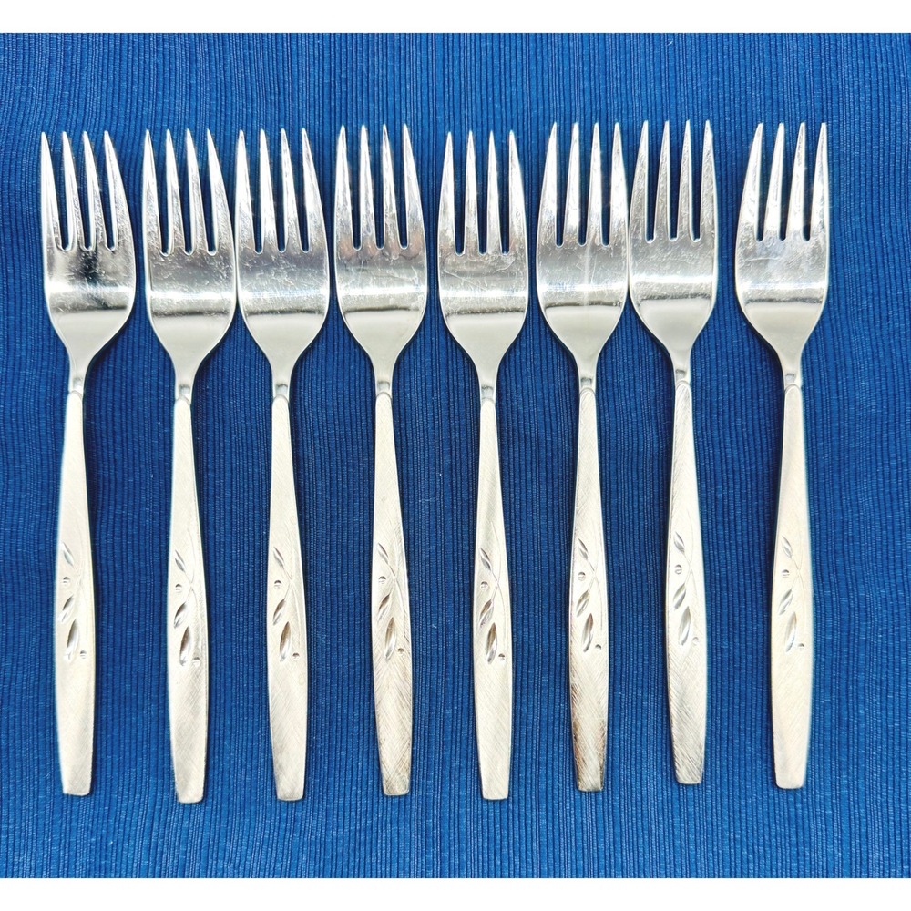 Oneida Heirloom Cube Will O Wisp Salad Fork Silver Stainless Lot of 8